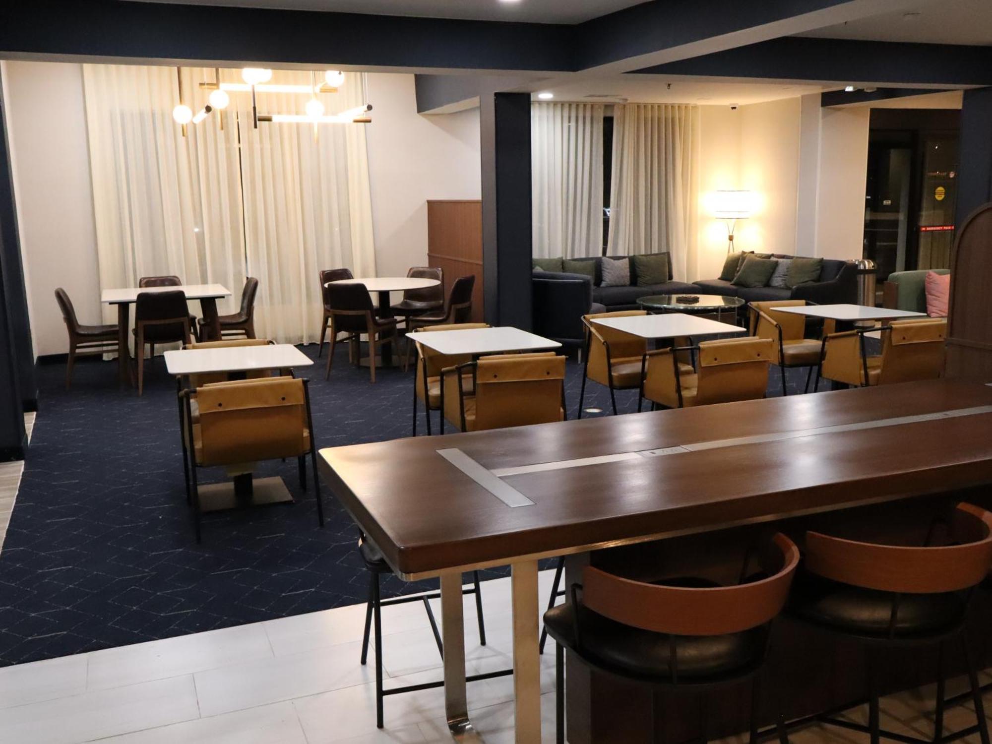 Courtyard Tuscaloosa Hotel Bagian luar foto