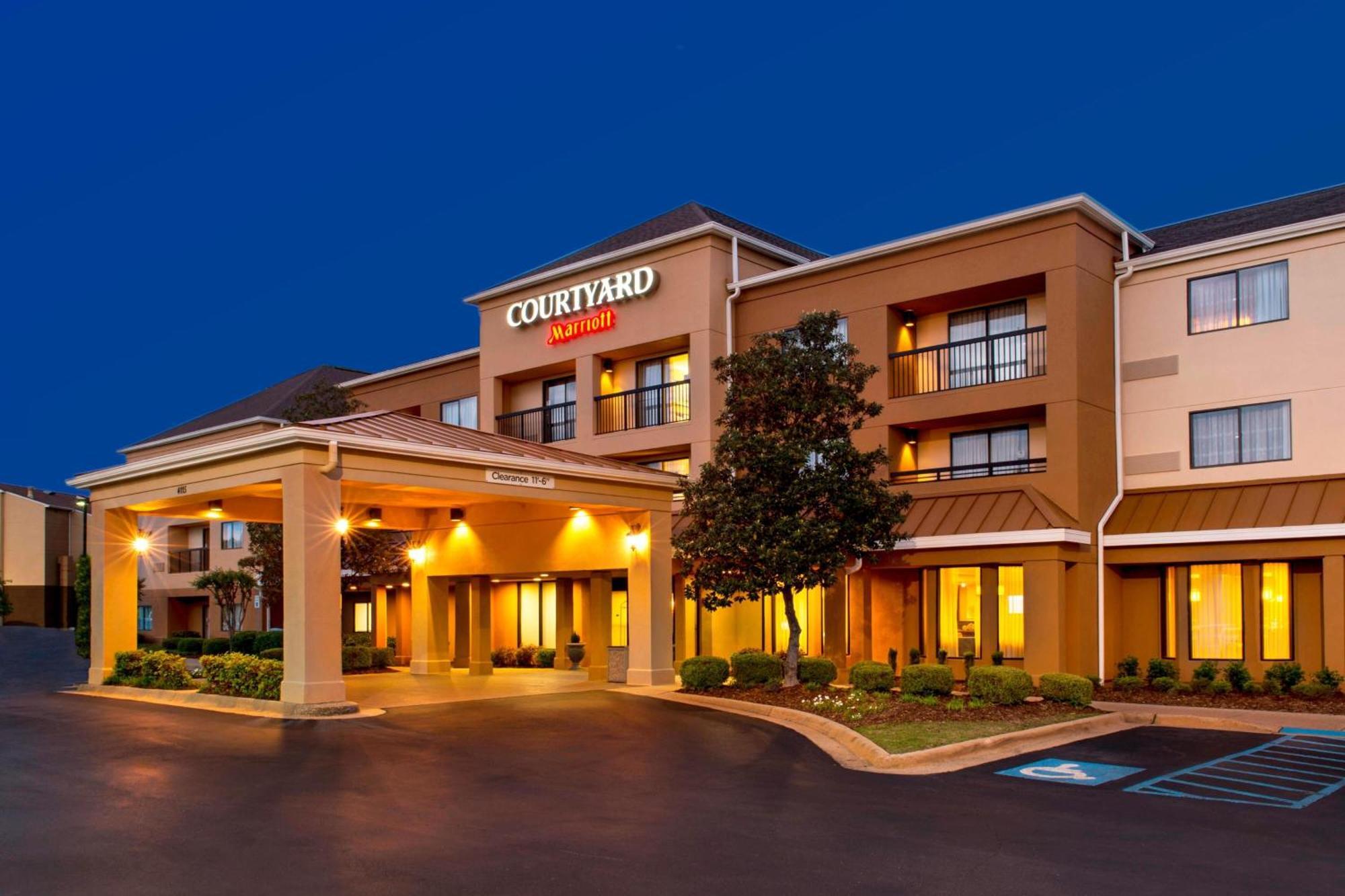 Courtyard Tuscaloosa Hotel Bagian luar foto