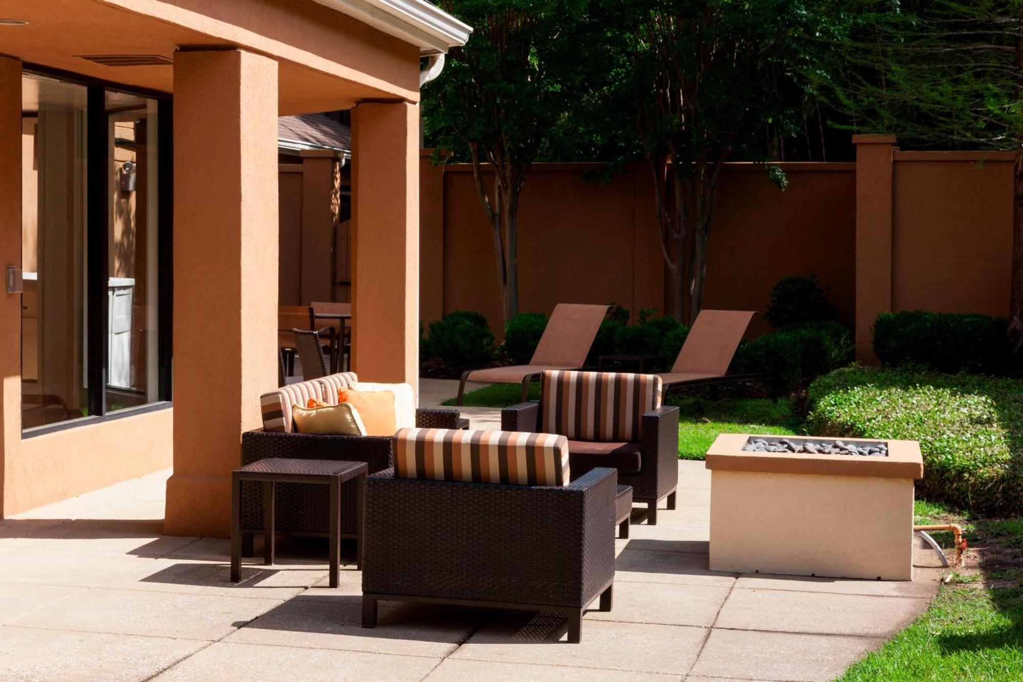 Courtyard Tuscaloosa Hotel Bagian luar foto