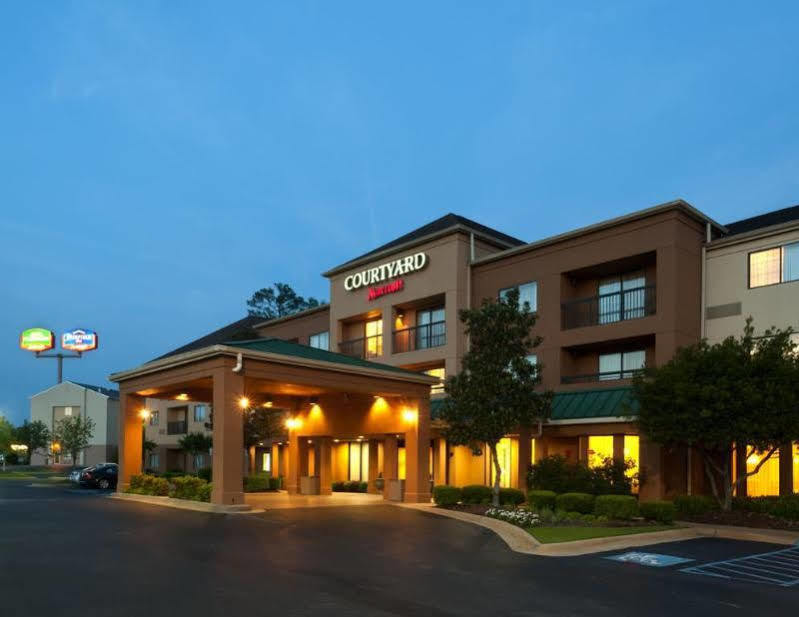 Courtyard Tuscaloosa Hotel Bagian luar foto