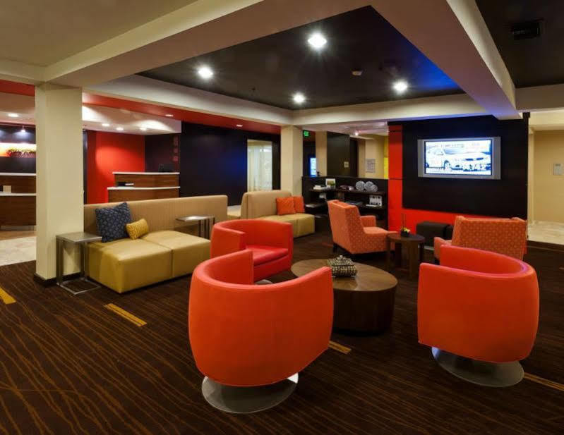 Courtyard Tuscaloosa Hotel Bagian luar foto