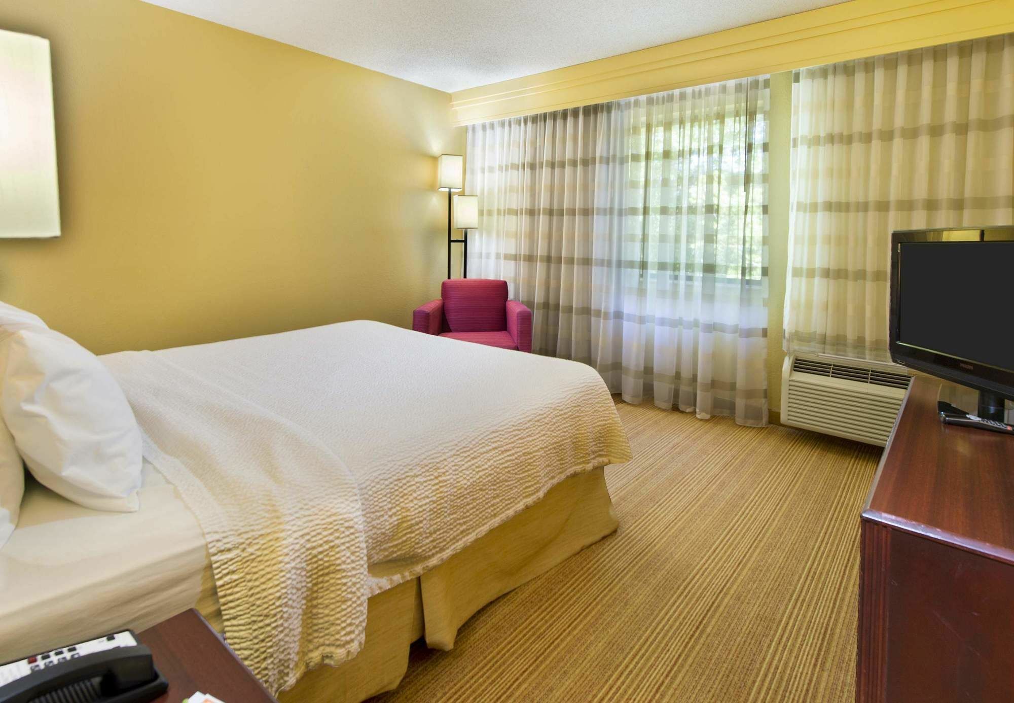 Courtyard Tuscaloosa Hotel Bagian luar foto
